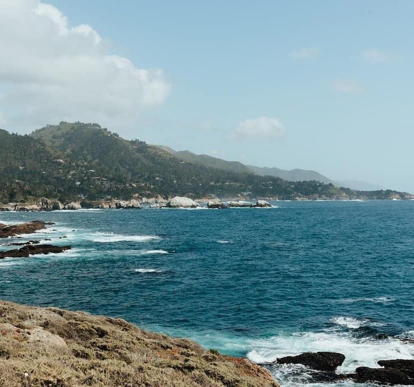 cliff overview of ocean